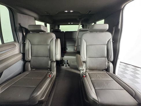Used 2021 GMC Yukon XL Denali w/ Denali Premium Package AWD/4WD image 6