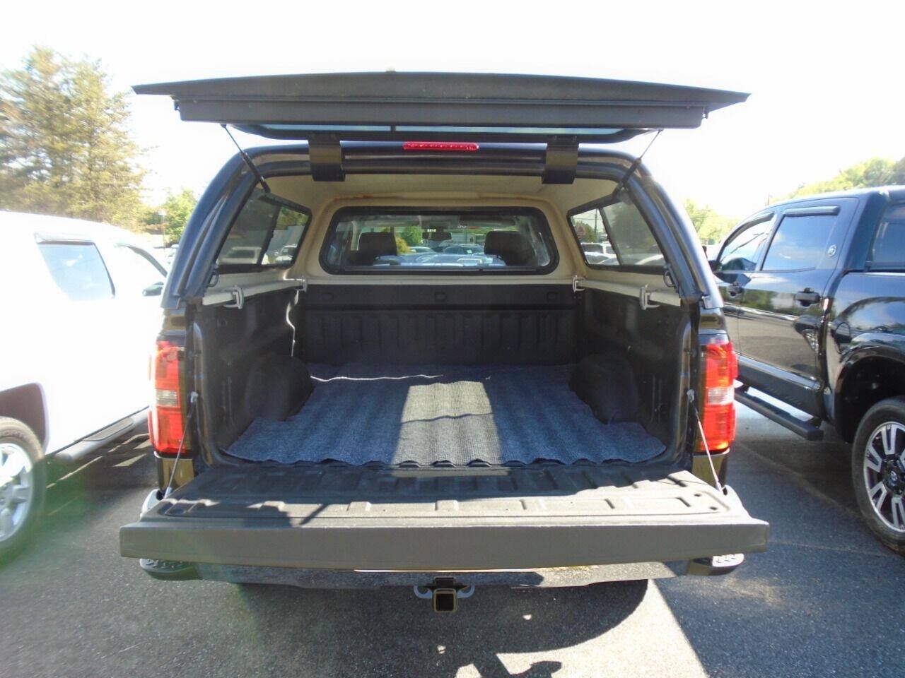 Used 2015 GMC Sierra 1500 SLE w/ SLE Value Package AWD/4WD image 17
