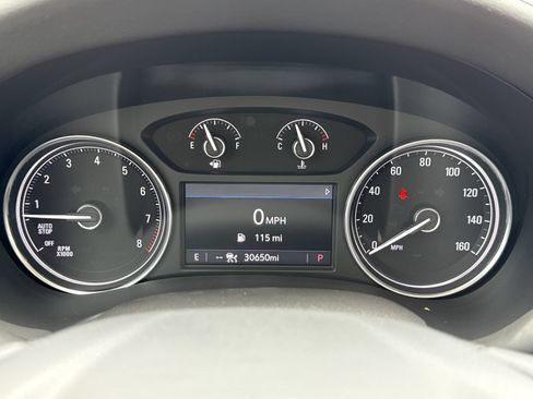 Used 2024 Buick Enclave Essence w/ Technology Package FWD image 20