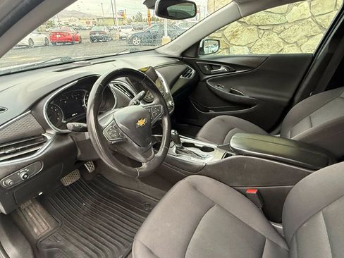 Used 2017 Chevrolet Malibu LT image 11