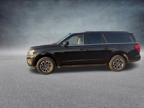 Used 2024 Ford Expedition Max XLT image 13