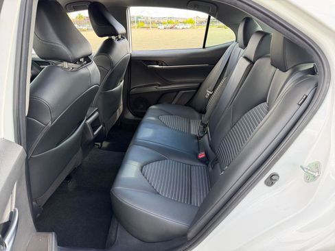 Used 2024 Toyota Camry SE image 17