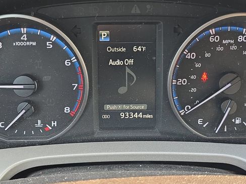 Used 2017 Toyota RAV4 XLE w/ Plus Special Value Package AWD/4WD image 11