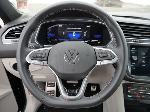 Certified 2023 Volkswagen Tiguan SE R-Line image 26