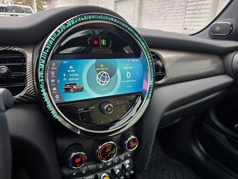 Used 2024 MINI Cooper SE w/ MINI Resolute Edition image 24