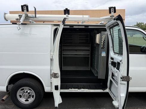 Used 2013 Chevrolet Express 2500 image 10