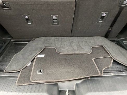 Used 2025 Honda Pilot Black Edition image 23