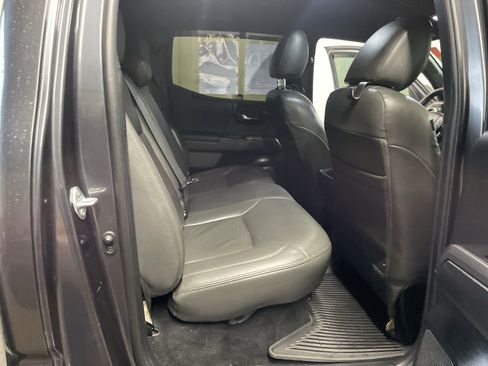 Used 2021 Toyota Tacoma TRD Off-Road w/ Technology Package AWD/4WD image 69