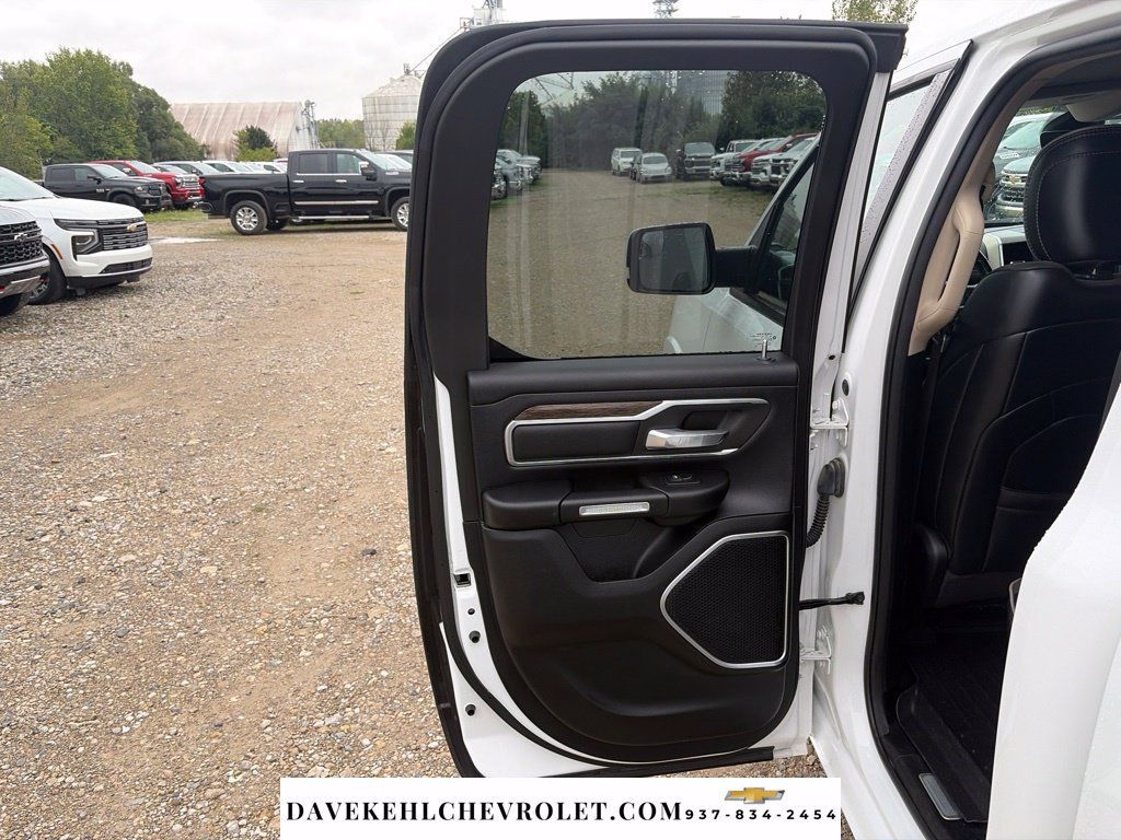 Used 2020 RAM 1500 Laramie AWD/4WD image 18