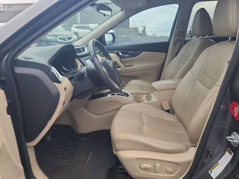 Used 2016 Nissan Rogue SL w/ SL Premium Package image 10