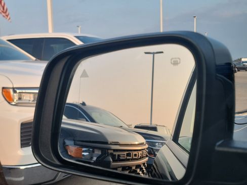 Used 2021 Dodge Durango SXT image 37