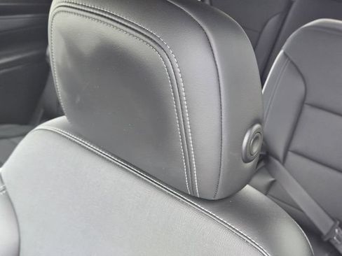Used 2025 Buick Enclave Preferred FWD image 15