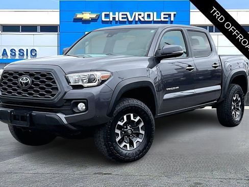 Used 2021 Toyota Tacoma TRD Off-Road image 3