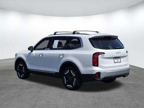 Used 2024 Kia Telluride S w/ S Sunroof Package FWD image 6
