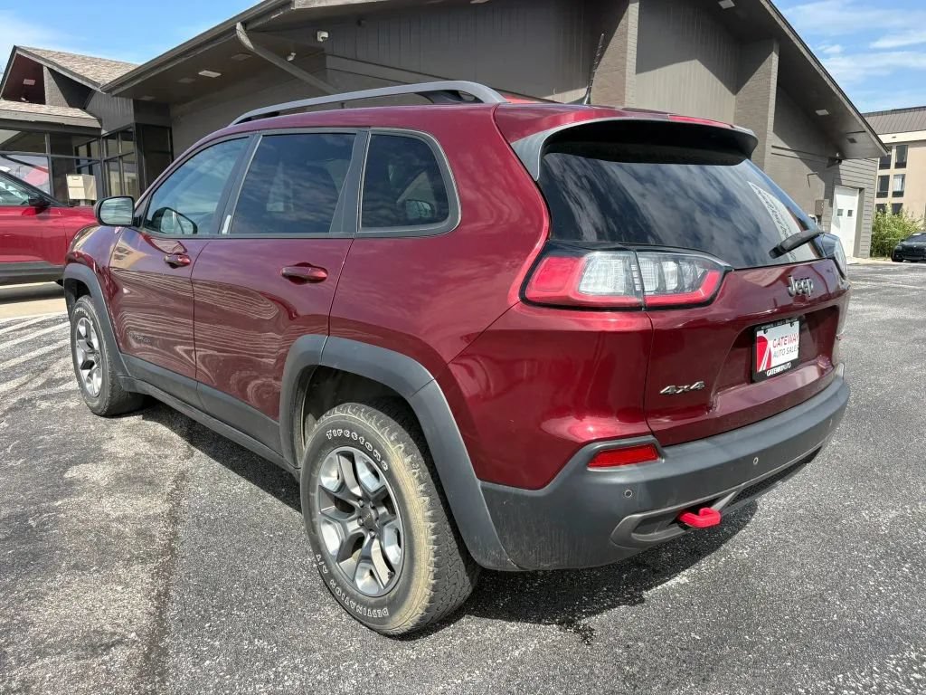 Used 2019 Jeep Cherokee Trailhawk w/ Cold Weather Group AWD/4WD image 3