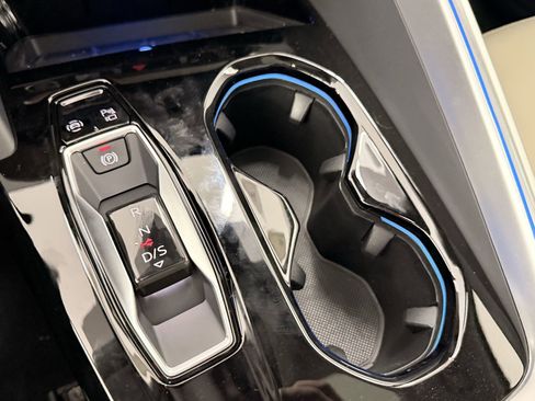 Used 2025 Audi Q5 Premium w/ Convenience Package image 16