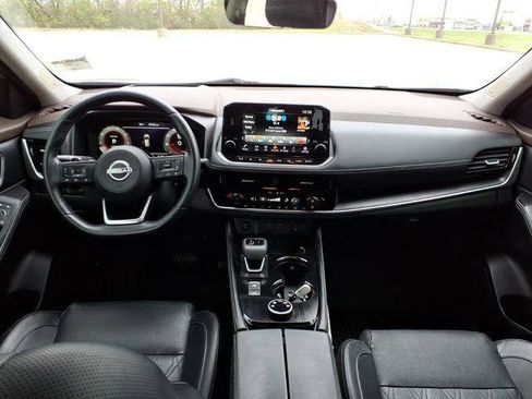 Used 2023 Nissan Rogue Platinum w/ Platinum Premium Package image 4