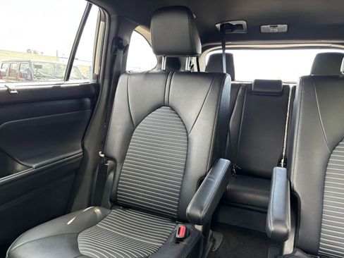 Used 2025 Toyota Highlander XSE AWD/4WD image 42
