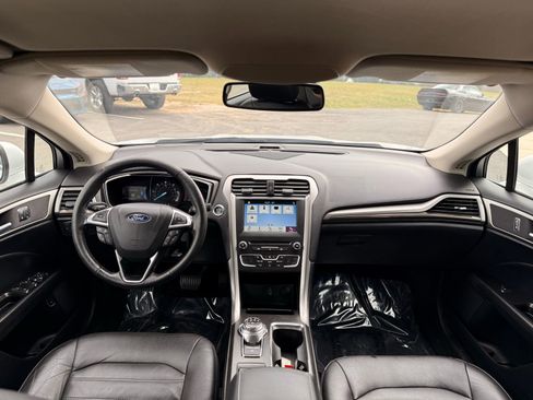 Used 2018 Ford Fusion SE w/ Equipment Group 602A image 26