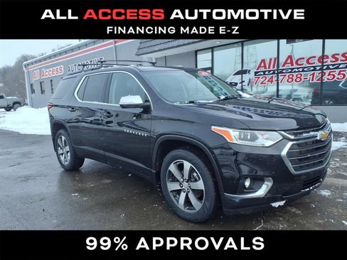 Used 2020 Chevrolet Traverse LT w/ LT Premium Package image 2