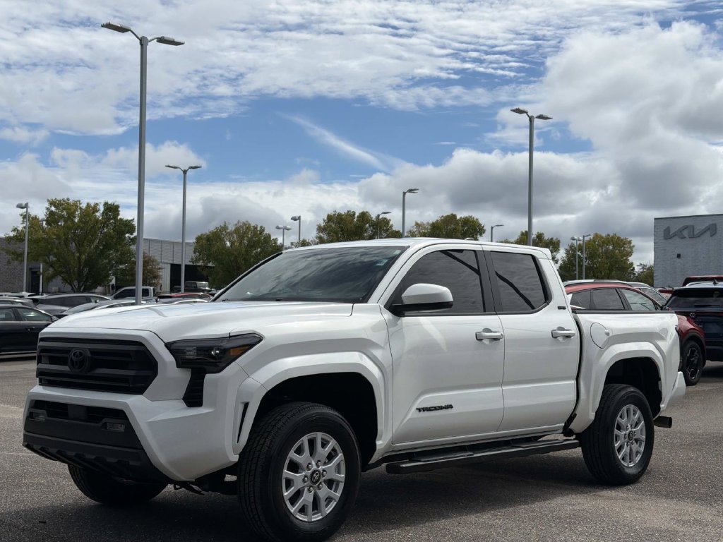 Used 2025 Toyota Tacoma SR5 RWD image 8