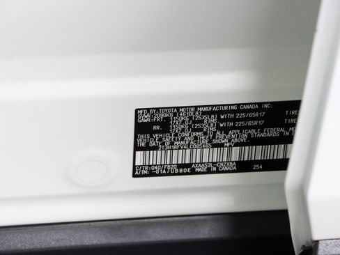 Used 2020 Toyota RAV4 LE FWD image 31