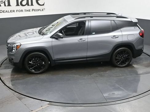 Used 2023 GMC Terrain SLT w/ Tech Package FWD image 58