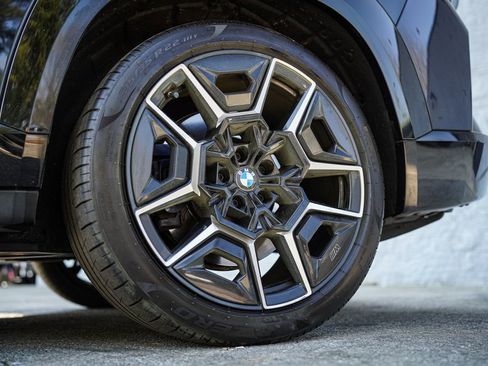 Used 2023 BMW XM image 18