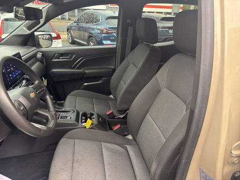 Used 2024 Chevrolet Colorado W/T image 25