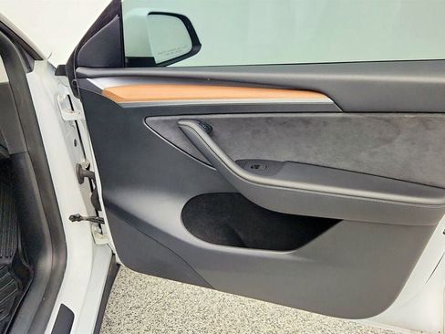 Used 2023 Tesla Model Y Long Range image 29