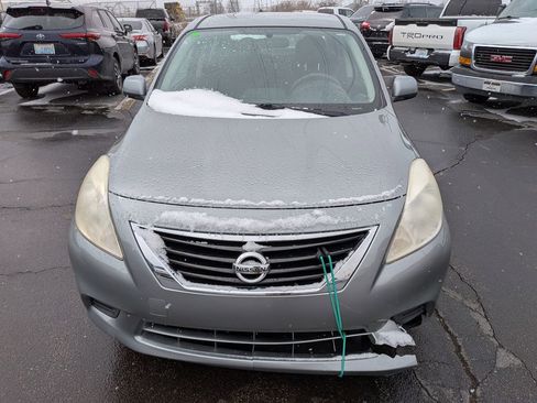 Used 2014 Nissan Versa SV image 2