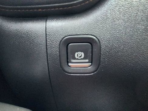 Used 2021 GMC Sierra 1500 AT4 w/ AT4 Premium Package image 34