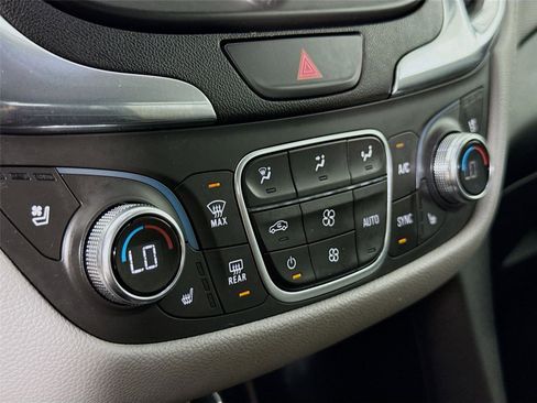 Used 2020 Chevrolet Equinox Premier AWD/4WD image 16