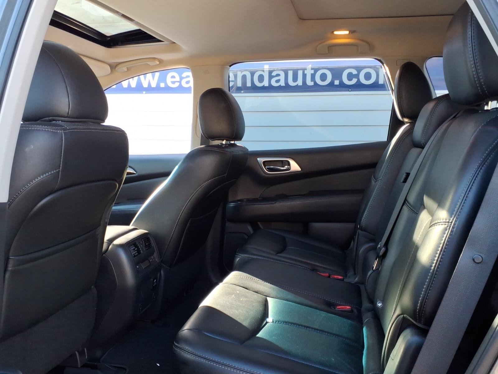 Used 2015 Nissan Pathfinder Platinum w/ Cargo Package FWD image 11