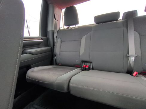 Used 2025 Chevrolet Silverado 2500 LT w/ Convenience Package AWD/4WD image 4