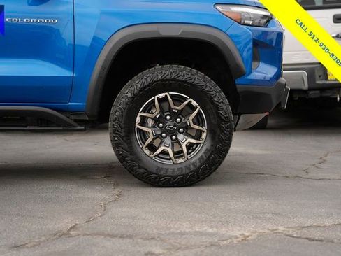 Used 2023 Chevrolet Colorado ZR2 w/ ZR2 Convenience Package III image 4