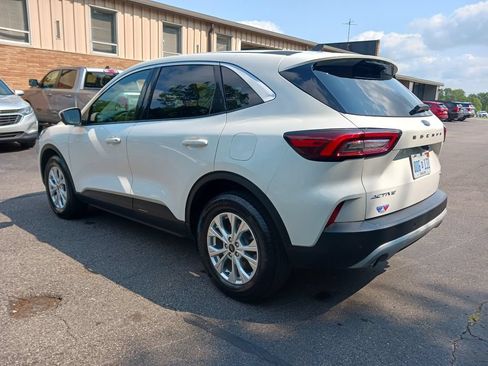 Used 2023 Ford Escape Active w/ Tech Pack #2 AWD/4WD image 8