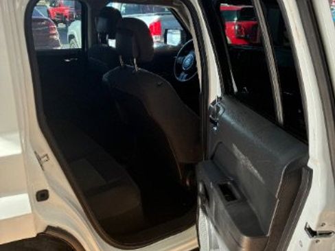 Used 2014 Jeep Patriot Sport image 23