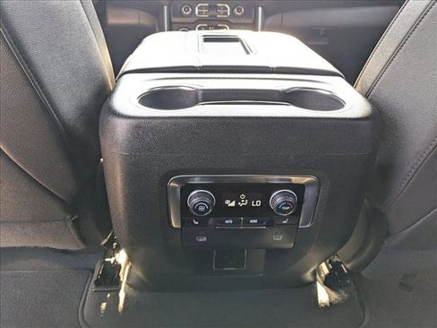 Used 2023 Chevrolet Tahoe Z71 w/ Luxury Package image 19