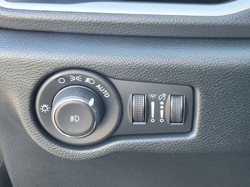 New 2026 Chrysler Pacifica Select FWD image 26