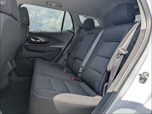Used 2024 GMC Terrain SLE FWD image 14
