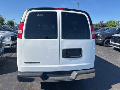 Used 2025 Chevrolet Express 3500 LT w/ LT Preferred Equipment Group RWD image 3
