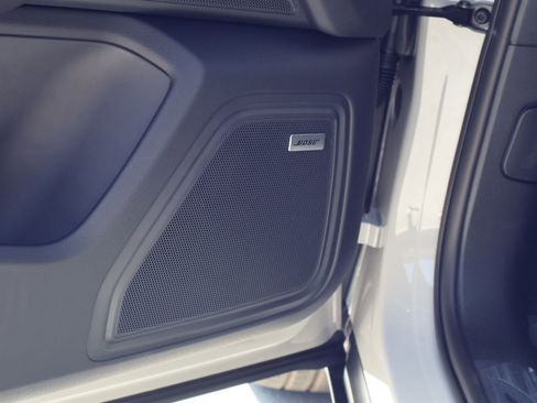 New 2026 Porsche Macan image 14