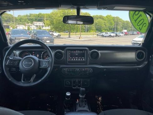 Used 2019 Jeep Wrangler Unlimited Sport S AWD/4WD image 12