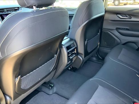 New 2025 Jeep Grand Cherokee Laredo X image 17