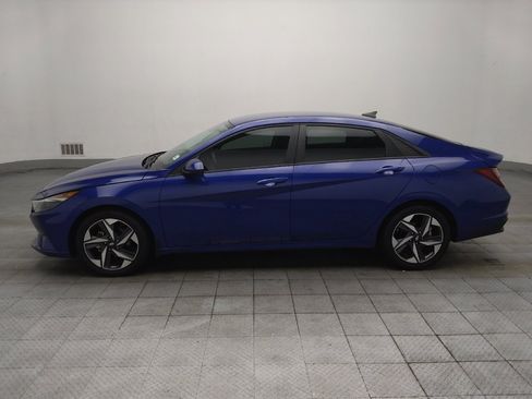 Used 2023 Hyundai Elantra SEL w/ Convenience Package FWD image 2