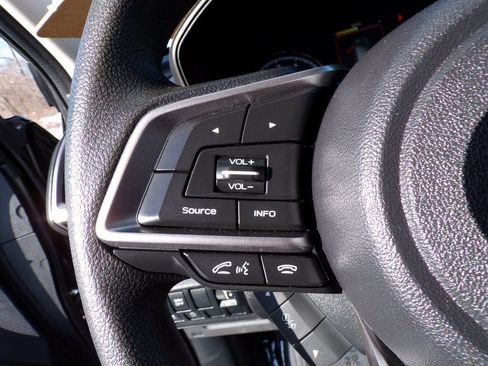 Used 2023 Subaru Forester Base image 18