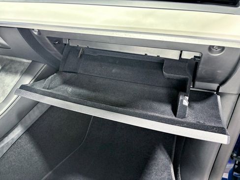 Used 2024 Tesla Model Y Performance image 19