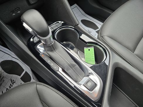 Used 2024 Buick Encore GX Sport Touring image 17