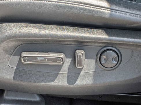 Used 2024 Honda CR-V EX-L image 16